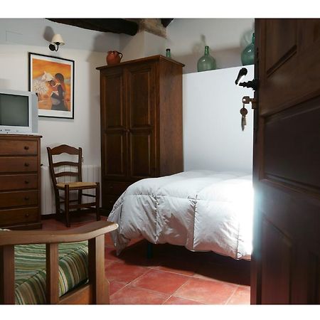 Apartamentos Rurales Victor Chamorro Del Arco Hervas Room photo