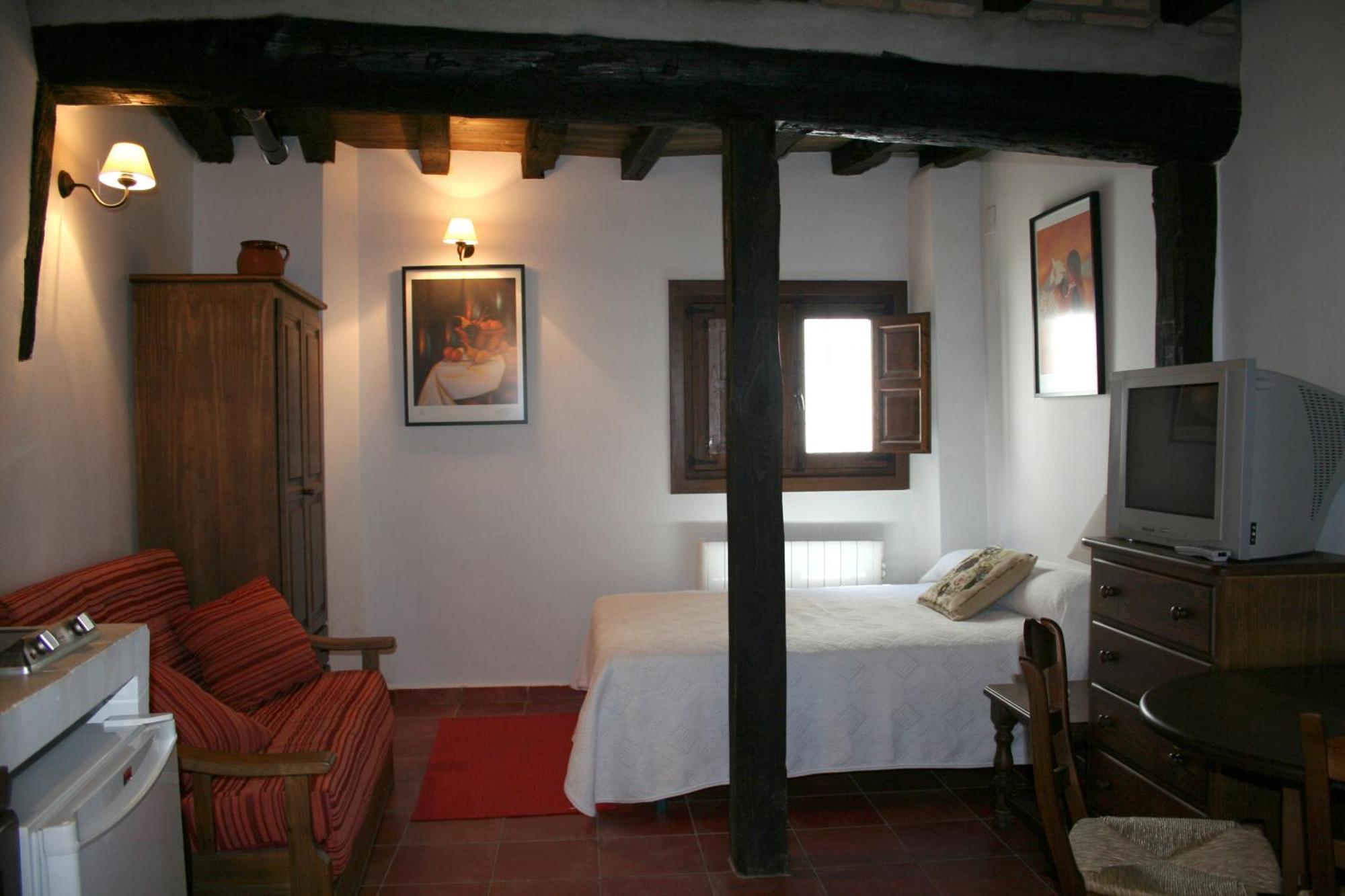 Apartamentos Rurales Victor Chamorro Del Arco Hervas Exterior photo